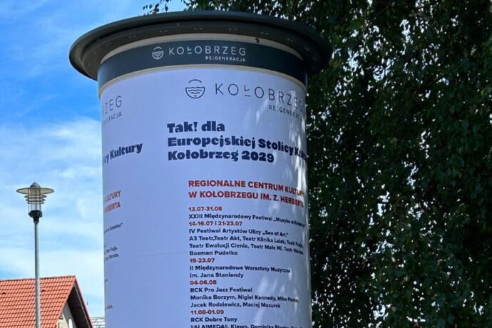 Nowe słupy ogłoszeniowe