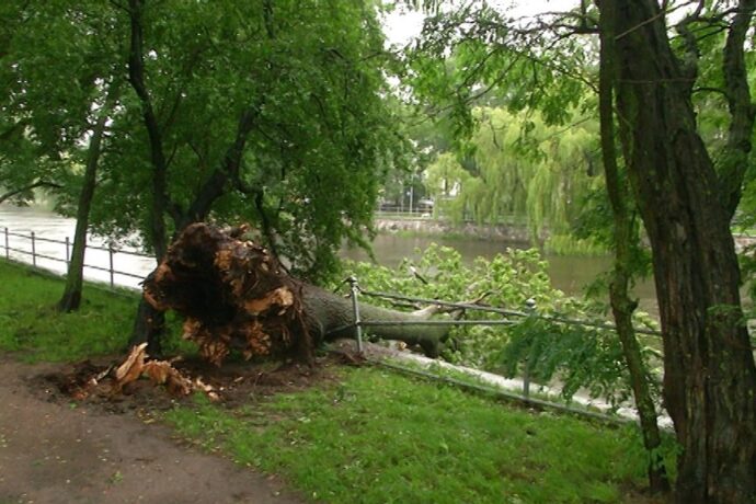 Pogoda znów daje się we znaki. Ostrzeżenia
