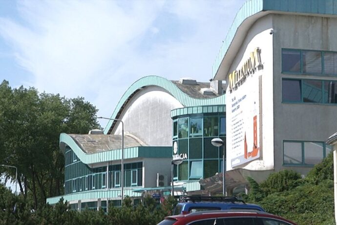 O remoncie dachu Hali Milenium