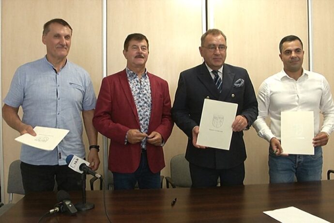 Podpisanie umowy na przebudowę parkingu przy OPP