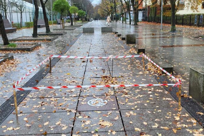 Znów ktoś wjechał w fontannę na promenadzie