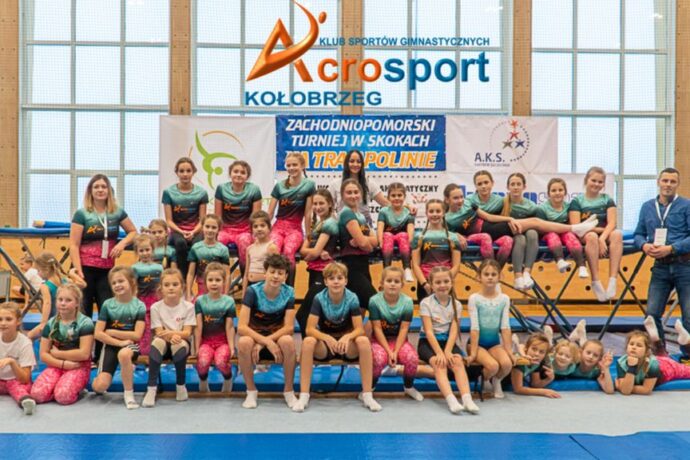 Turniej w skokach na trampolinie i ścieżce akrobatycznej