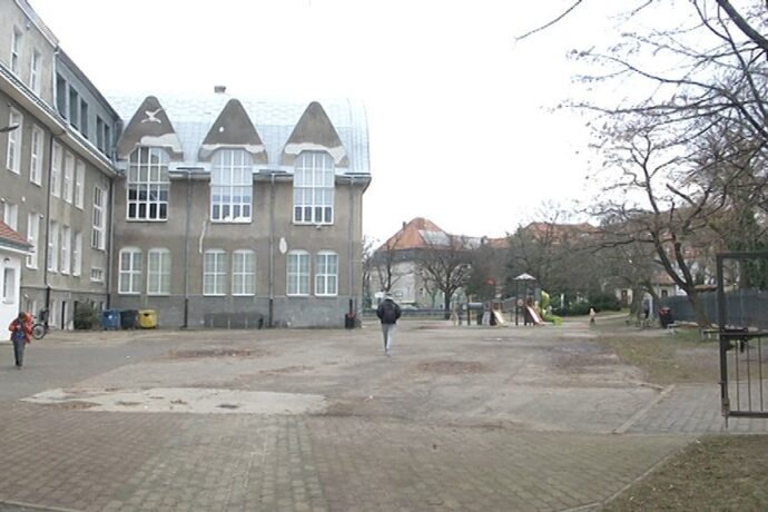 Boisko wielofunkcyjne przy SP3