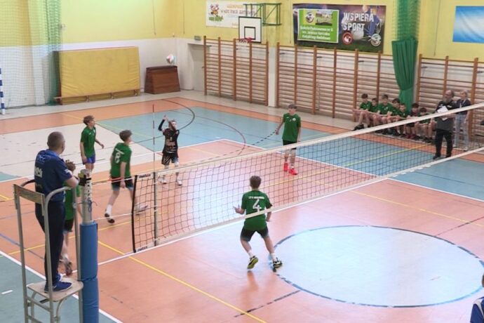 Wojewódzkie finały w piłce siatkowej chłopców w „szóstce”