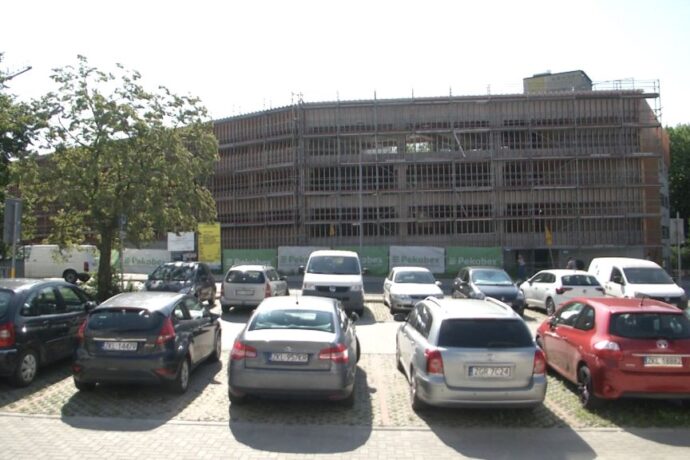 Parking przy Kamiennej coraz bliżej