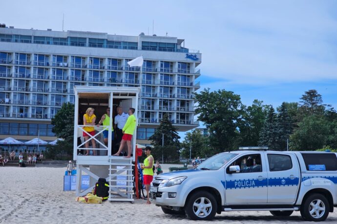 Bądź bezpieczny na plaży – działania Policji i WOPR