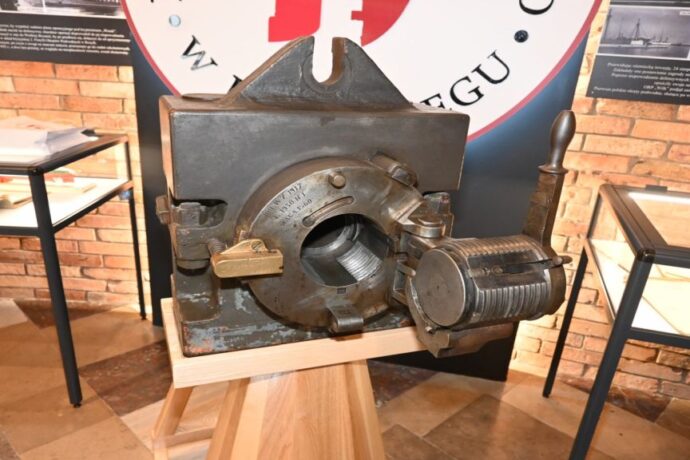Pozostałości polskiego okrętu podwodnego ORP „Wilk” w muzeum