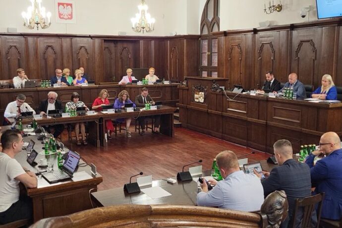 Radni przyjęli zmiany w budżecie