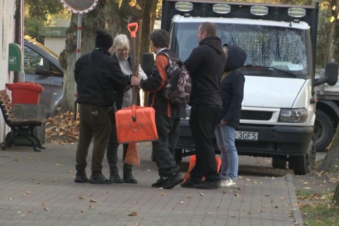 Zieleń rozpoczyna porządki na cmentarzu