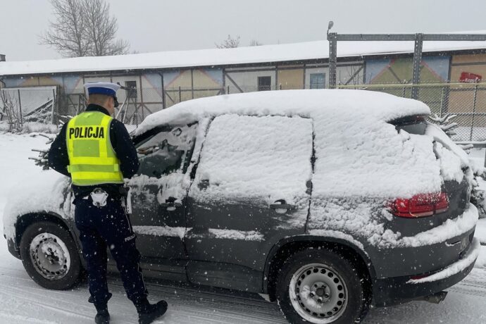 Trzy tysiące za nieodśnieżony samochód