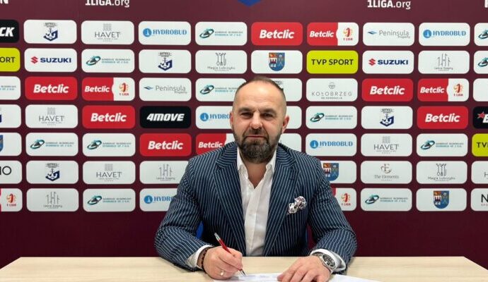 Piotr Tworek nowym trenerem Kotwicy