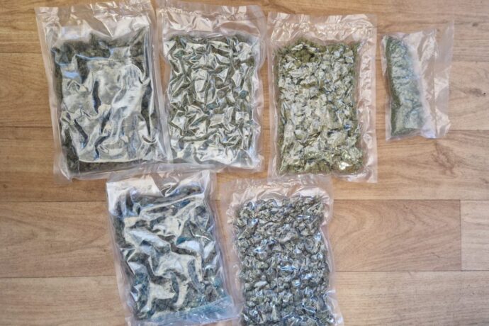 Pół kilograma narkotyków – zarzuty dla trzech osób