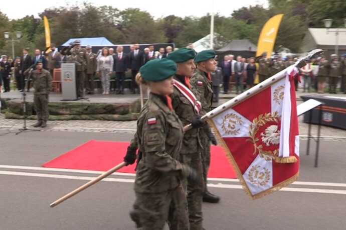 12. Kołobrzeski Pułk Logistyczny z nowym sztandarem