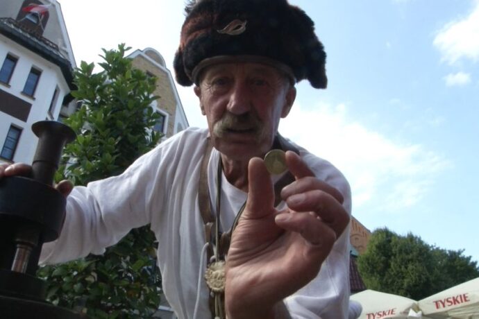 „Monety z duszą” przy Ratuszu Miejskim