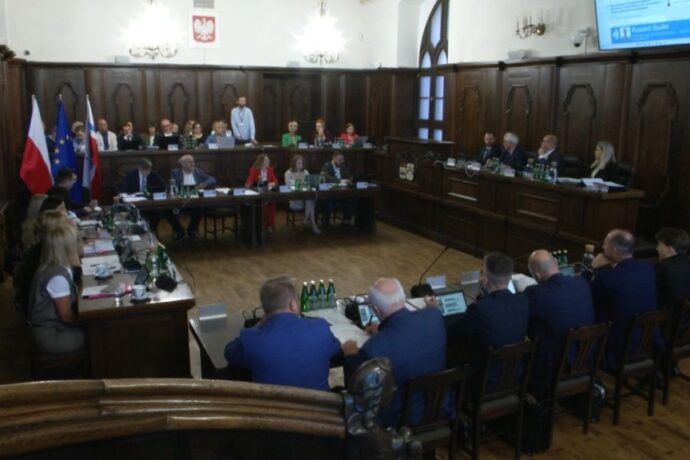 Nowe stawki podatków i opłat lokalnych przyjęte przez radnych