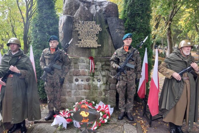 Hołd poległym w Bitwie pod Lenino