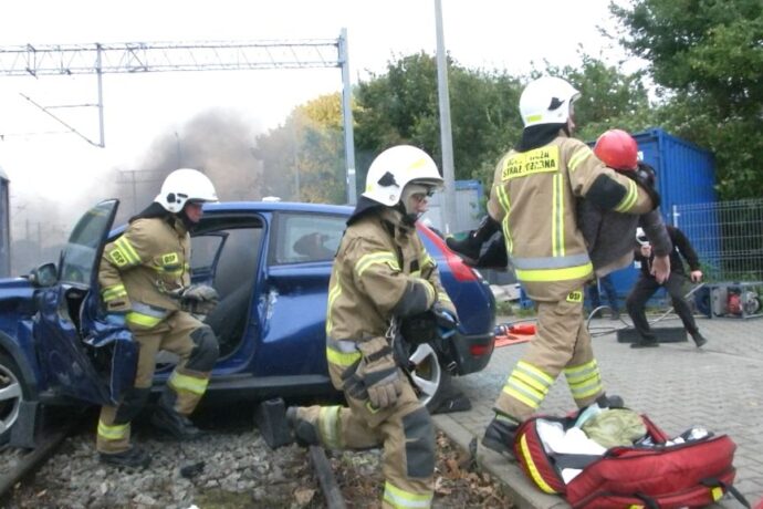 Ćwiczenia z wypadku masowego na przejeździe kolejowym