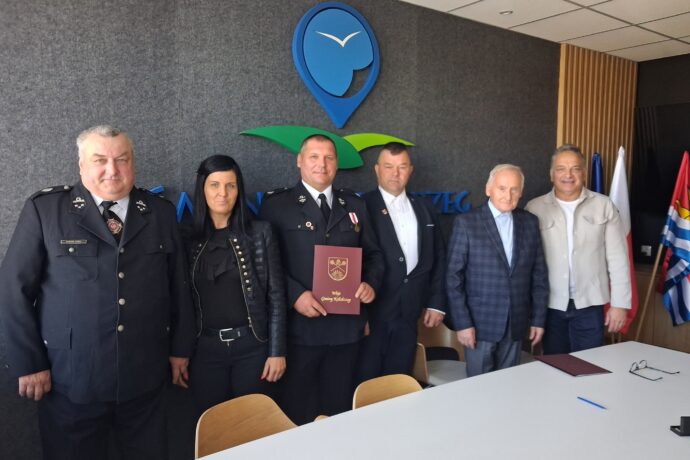 Umowa na budowę budynku OSP w Sarbi