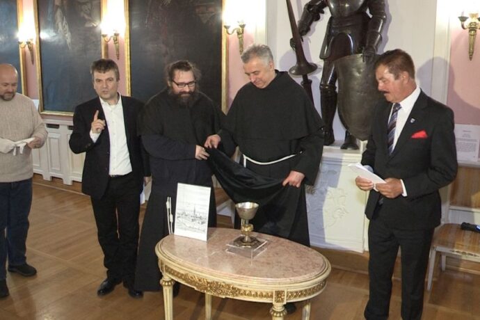 XVII-wieczny kielich w muzeum