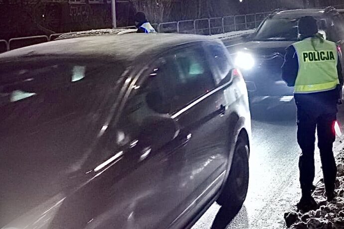 Kierowcy pod wpływem i poszukiwani – efekt pracy policji