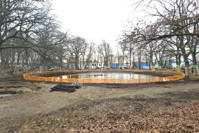Tablice nagrobne odkryte w parku im. Antoniego Szarmacha są zabezpieczone
