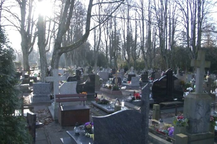 Oświetlenia na cmentarzu nie będzie