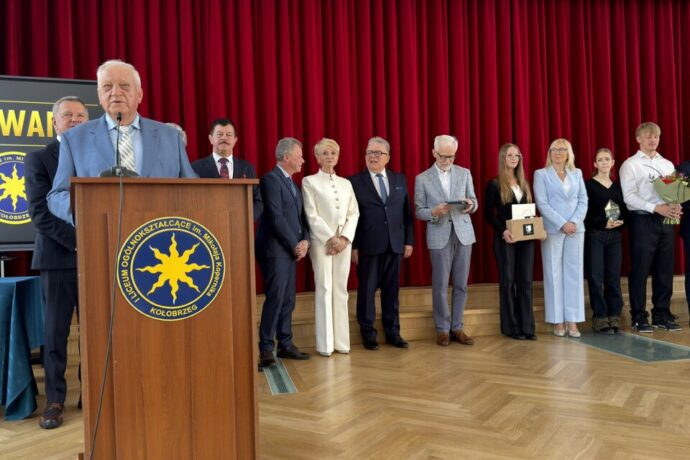 Pożegnanie wieloletniego prezesa Kołobrzeskiego Międzyszkolnego Klubu Lekkoatletycznego „Sztorm”