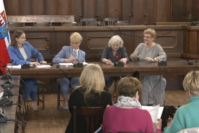 Podpisanie umów z organizacjami pozarządowymi