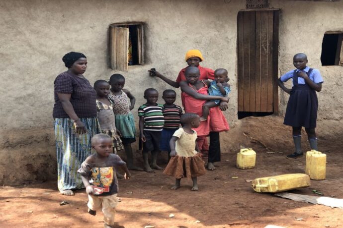 AKIIKI – na pomoc Ugandzie