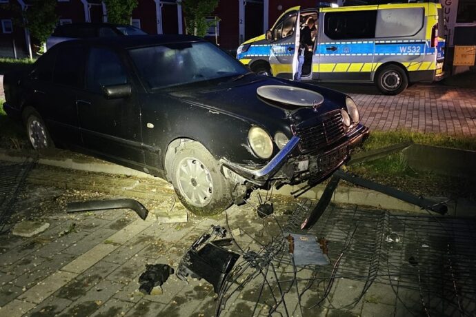 19-latek zatrzymany po zdarzeniu drogowym. Kierował pojazdem w stanie nietrzeźwości