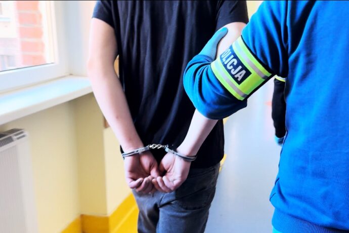 Działania „Poszukiwany”. Policjanci zatrzymali cztery osoby
