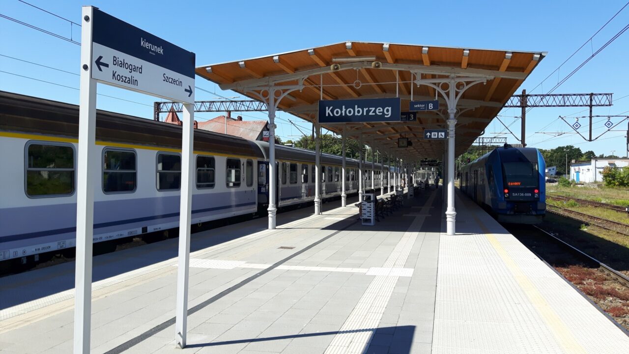 Sprawniejsze i bezpieczniejsze podróże między Białogardem a Kołobrzegiem. Wznowienie prac na linii kolejowej nr 404