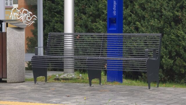 Nowe kosze na śmieci i ławki w mieście