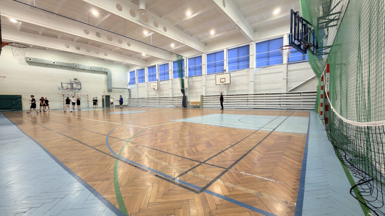Powiat otrzymał dofinansowanie na utworzenie i modernizację infrastruktury sportowej w dwóch szkołach