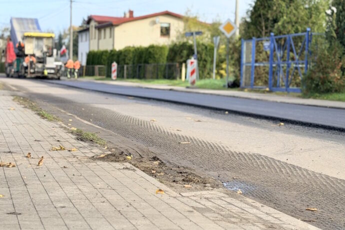 Prace na drodze Korzystno-Kołobrzeg
